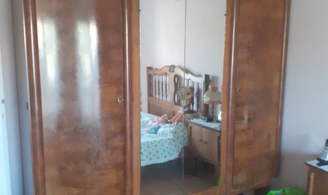 Antiquités armoire vintage