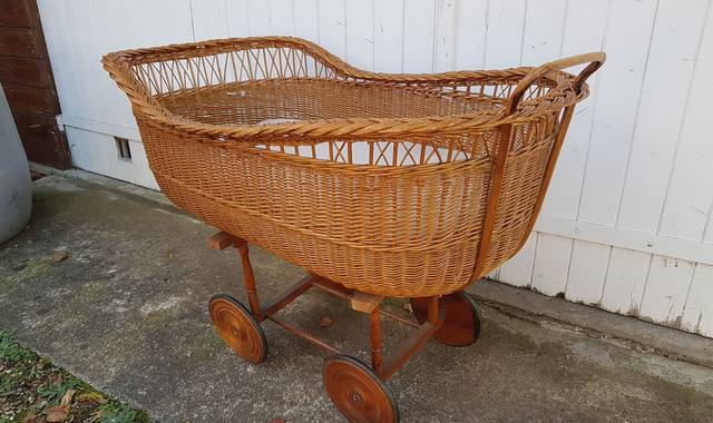 Antiquités berceau ancien