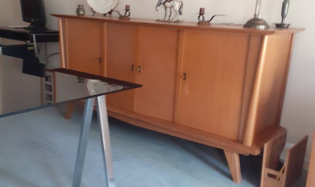 Antiquités meubles années 50