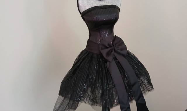 Antiquités buste de femme en bois tulle parfait etat