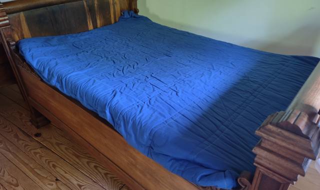 Antiquités lit en bois