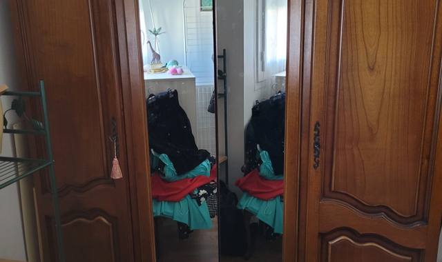 Antiquités armoire chambre