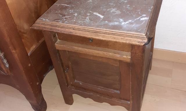 Antiquités table de chevet plateau marbre