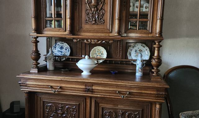 Antiquités buffet d'époque XXIE