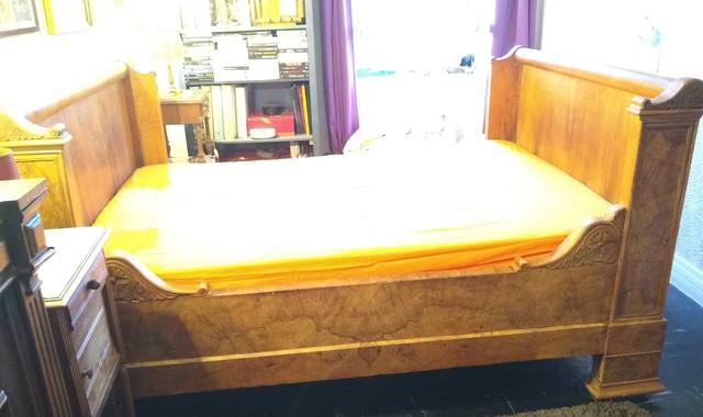 Antiquités lit à rouleaux