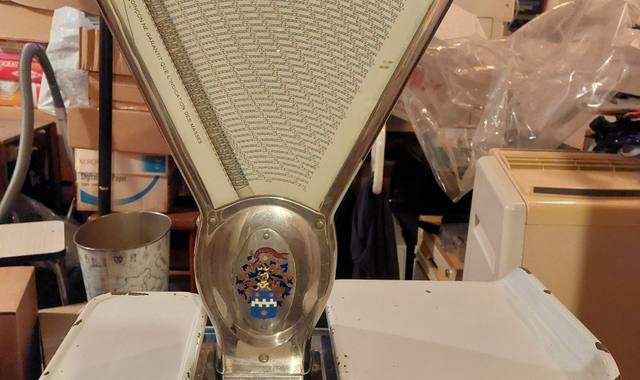 Antiquités balance de boucher