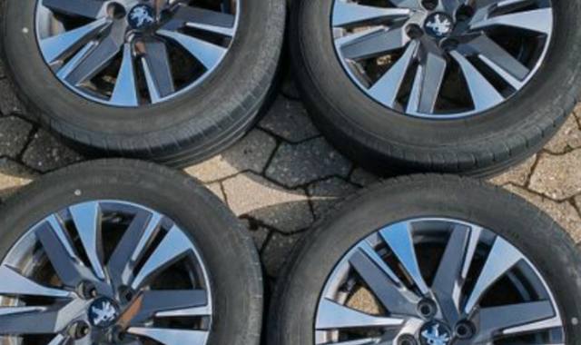 Auto-Moto de pneus peugeot 2008