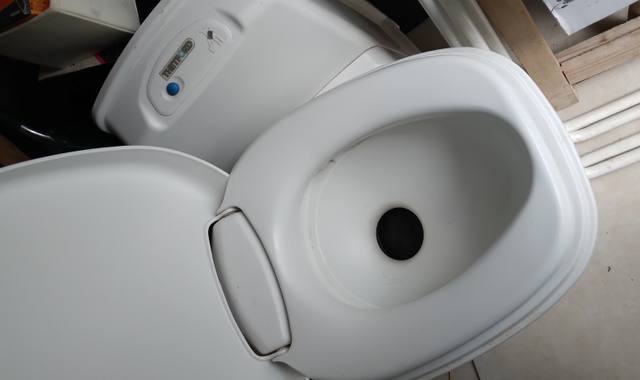 Auto-Moto wc chimique campingcar