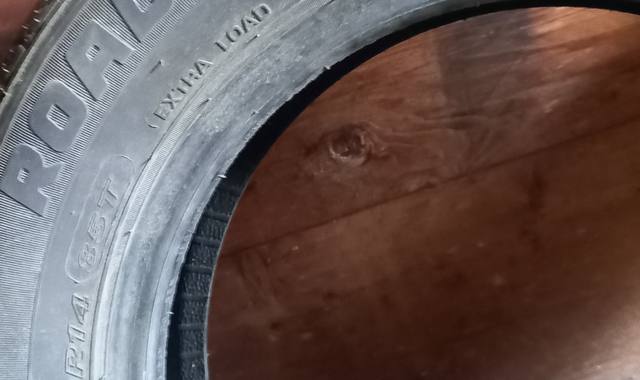 Auto-Moto 1 pneu Roadstone