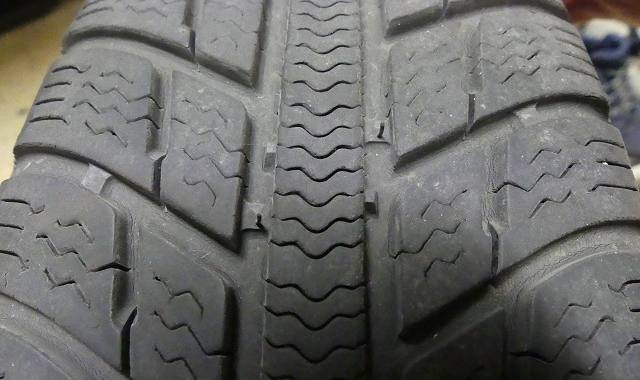 Auto-Moto paire de jantes équipées de pneus hiver