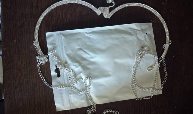 Bijoux, accessoires bonne bijoux poitrine