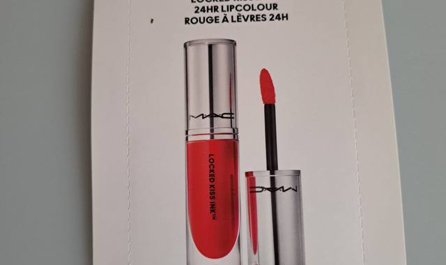 Bijoux, accessoires echantillon rouge à lèvres MAC neuf