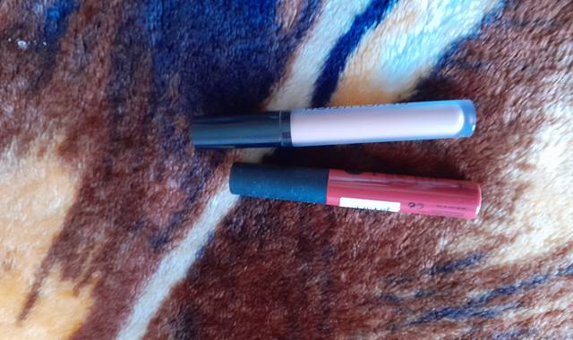 Bijoux, accessoires lot rouge à lévres