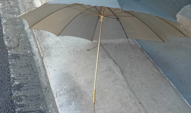 Bijoux, accessoires parapluie gris