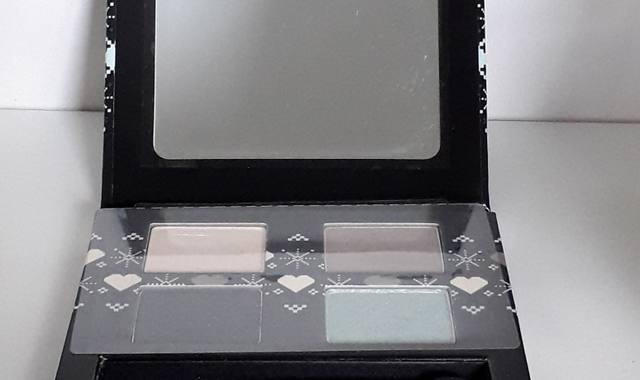 Bijoux, accessoires palette maquillage