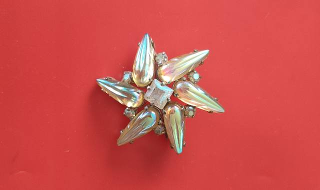 Bijoux, accessoires broche fantaisie pierres synthétiques