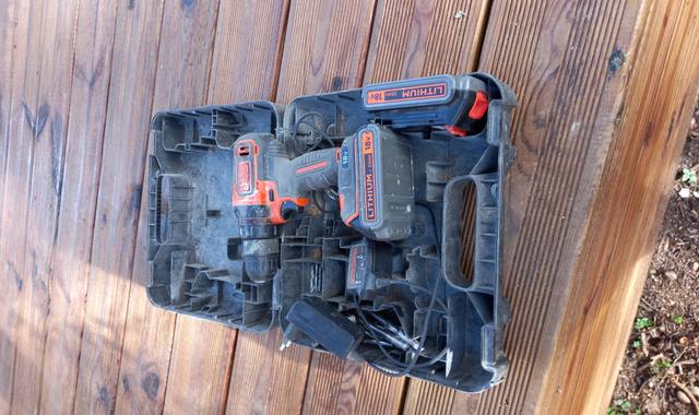 Bricolage perceuse Black et Deker