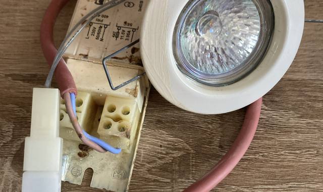 Bricolage spot halogène