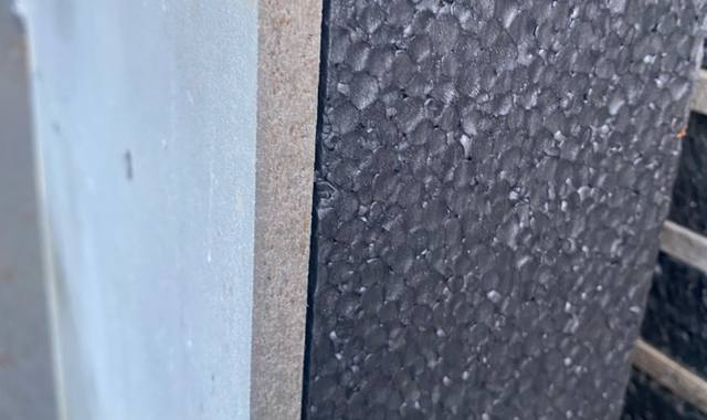 Bricolage polystyrène Collée à plaque de bois compresse