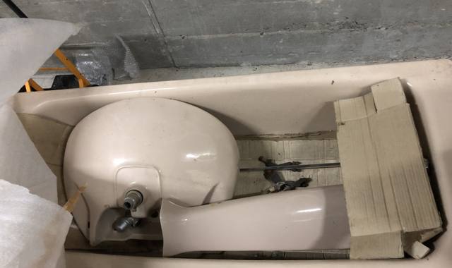 Bricolage baignoire fonte et lavabo sur colonne