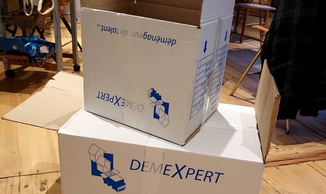 Bricolage cartons de déménagement, 1ère utilisation, +/- 100 ex