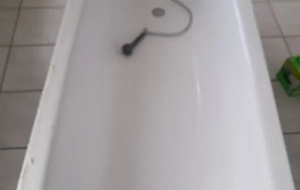 Bricolage baignoire 170 x70 avec pieds en très bon état