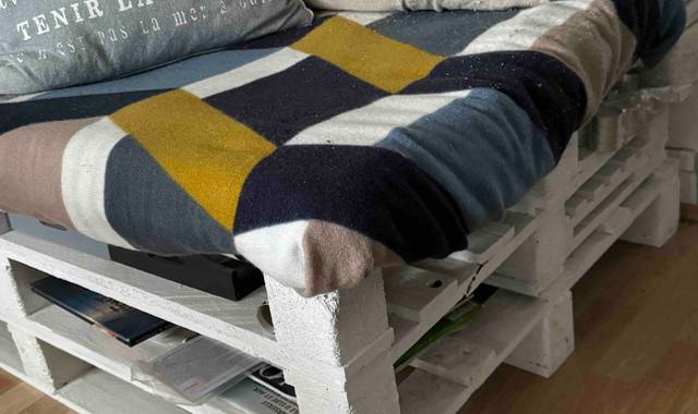 Bricolage un lot d'une dizaine de palettes grand format peintes en blanc