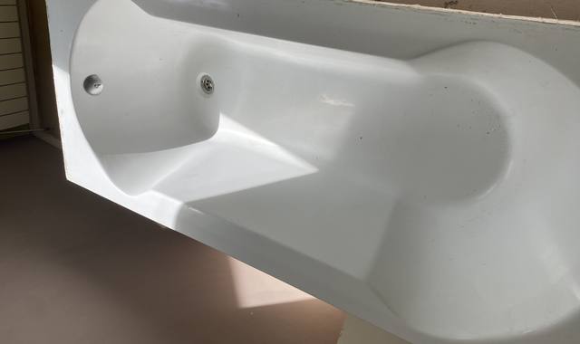 Bricolage baignoire comme neuve