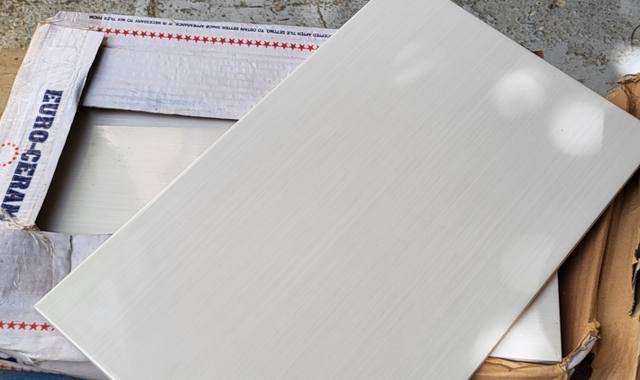 Bricolage reste carrelage Salle de Bain