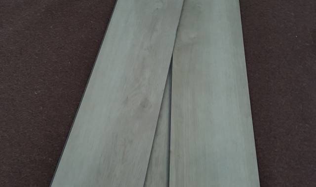 Bricolage lames parquet flotant