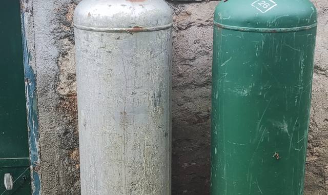 Bricolage 3 grandes bouteilles  vides de gaz propane 35 kg
