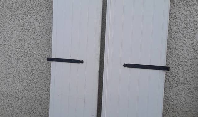 Bricolage une paire de volets en PVC