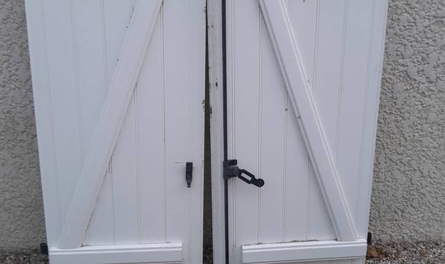 Bricolage une paire de volets en PVC