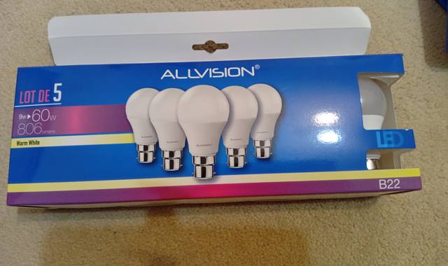 Bricolage 5 ampoules neuves B22