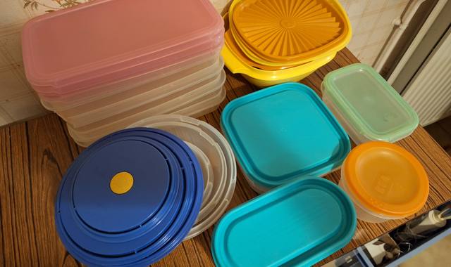 Camping lot de tupperware