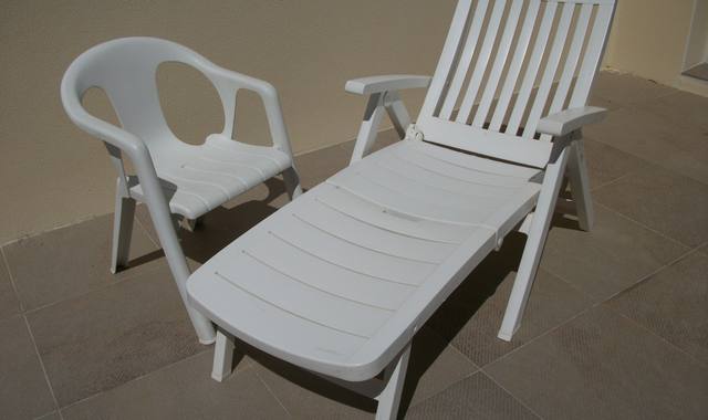 Camping 1 transat et 4 chaises de jardin