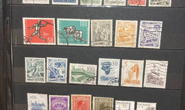 Collection timbres du MONDE - 09.04
