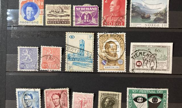 Collection timbres du MONDE - 22.02