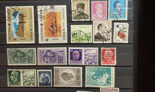 Collection timbres du MONDE - 33.01