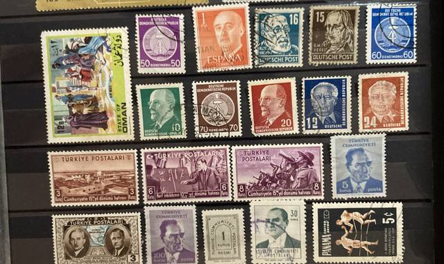 Collection timbres du MONDE - 33.03