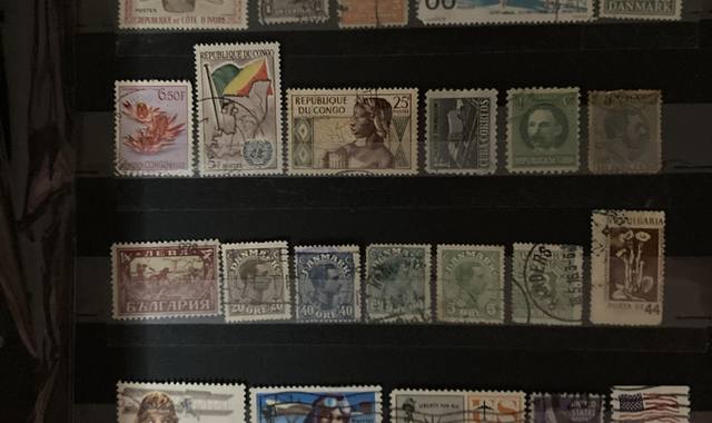 Collection timbres du MONDE - 48