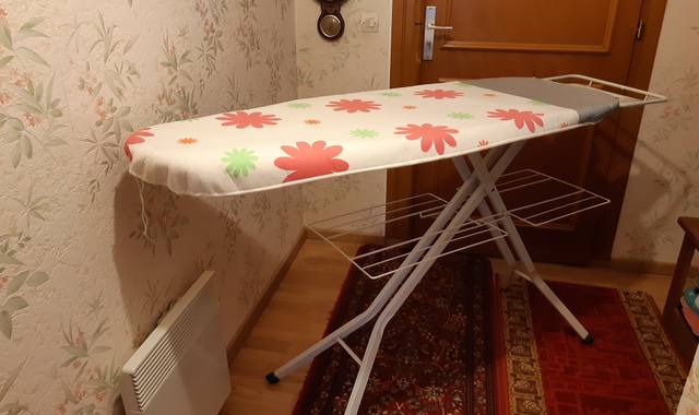 Divers table à repasser