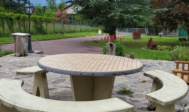 Divers table exterieur et bancs