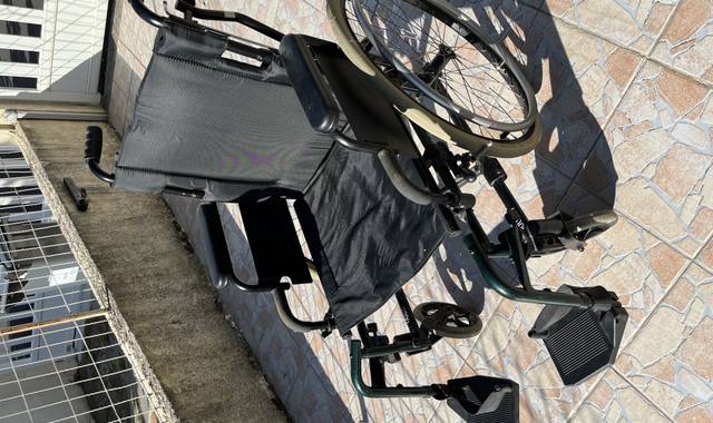 Divers fauteuil roulant