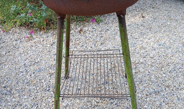 Divers barbecue en fonte