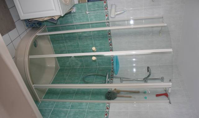 Divers ensemble bac à douche et Baignoire