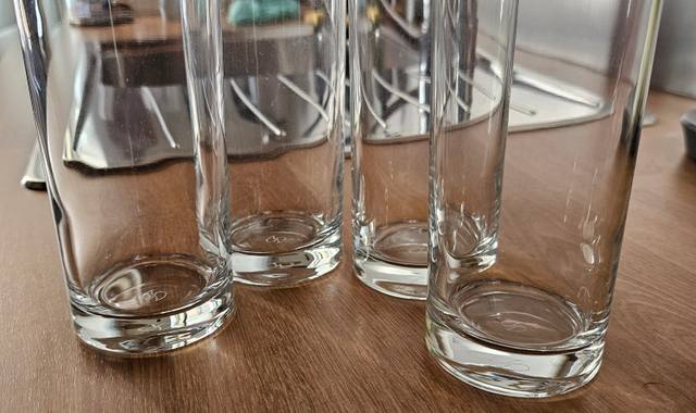 Divers lot de 4 verres