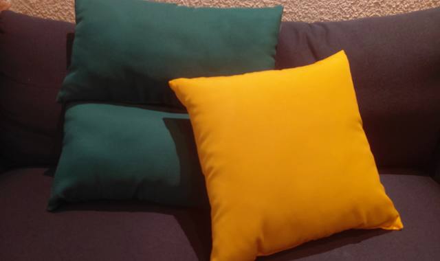 Divers trois coussins