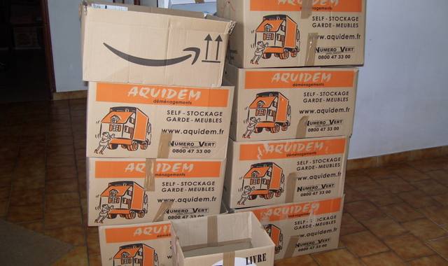 Divers cartons de déménagement