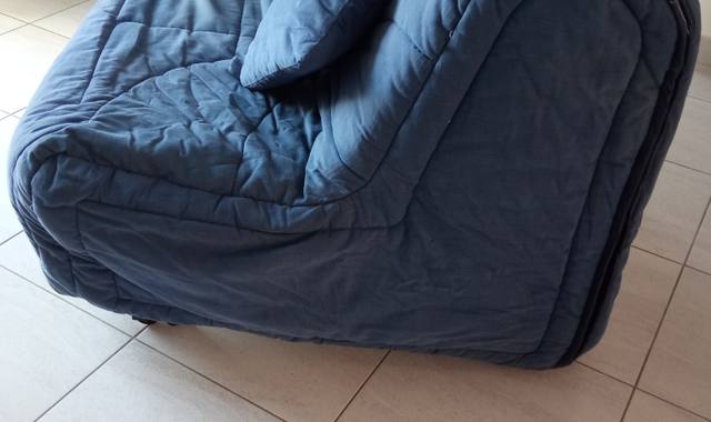 Divers canapé BZ Convertible en lit.